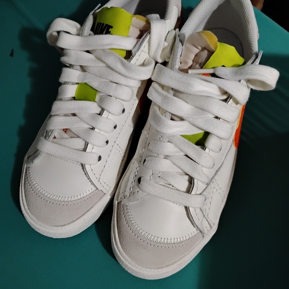 Nike Kids White Sneakers with Orange and Green Accents - Picture 1 of 7